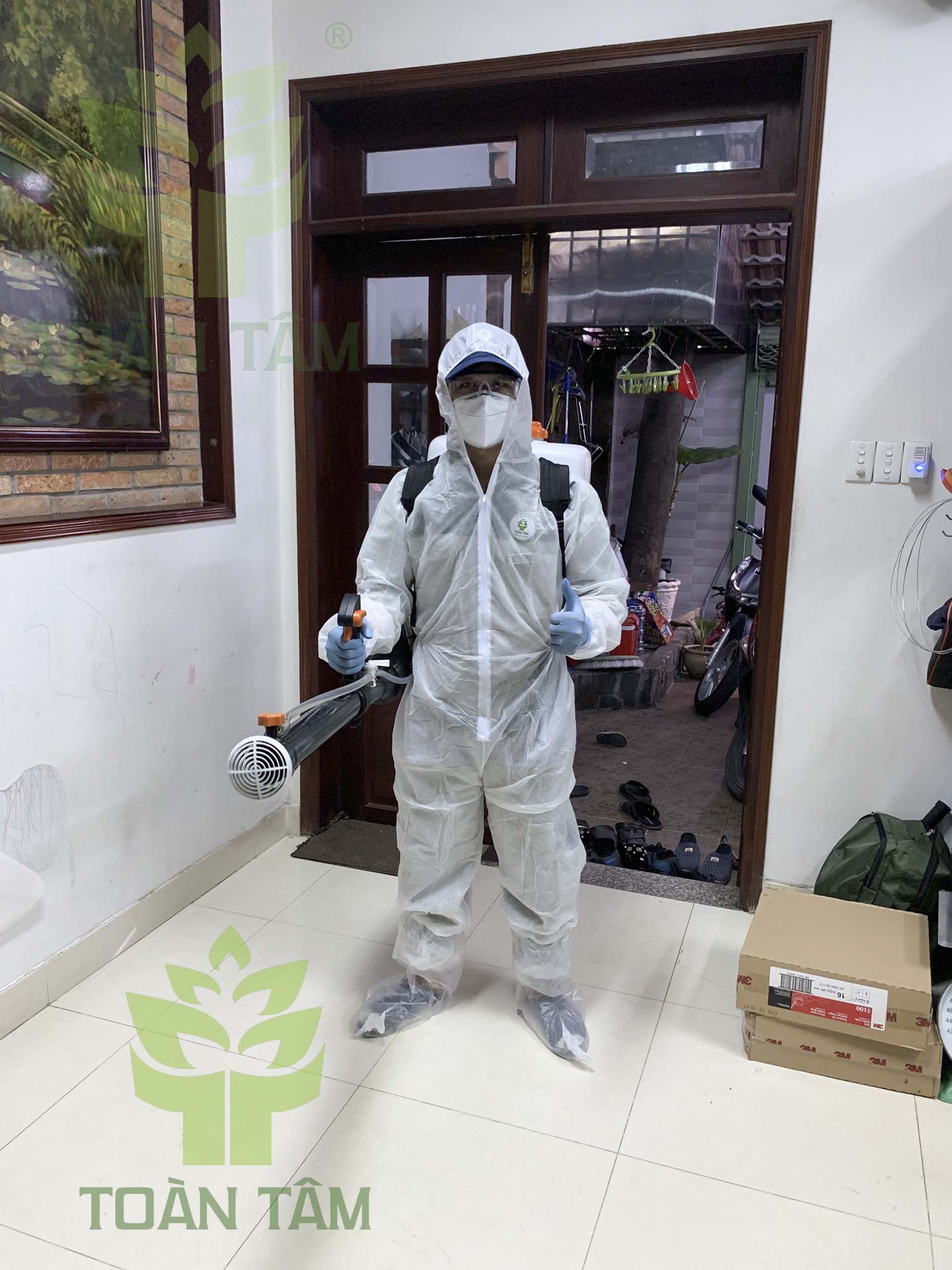 Thi công phun thuốc khử trùng, diệt khuẩn Toàn Tâm